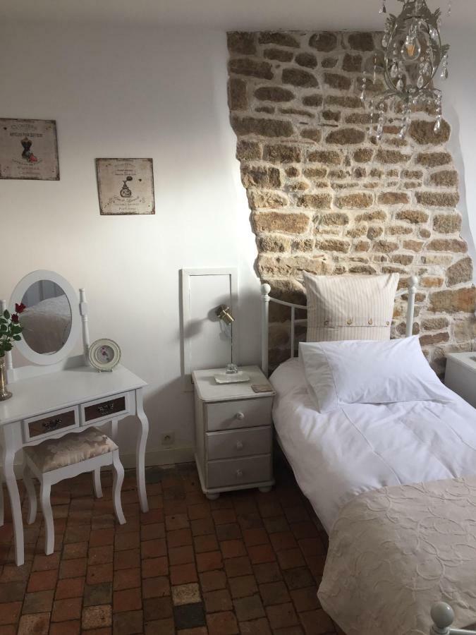 Bed and Breakfast No 3 Route De Lingramiere La Ferte-Mace Екстер'єр фото